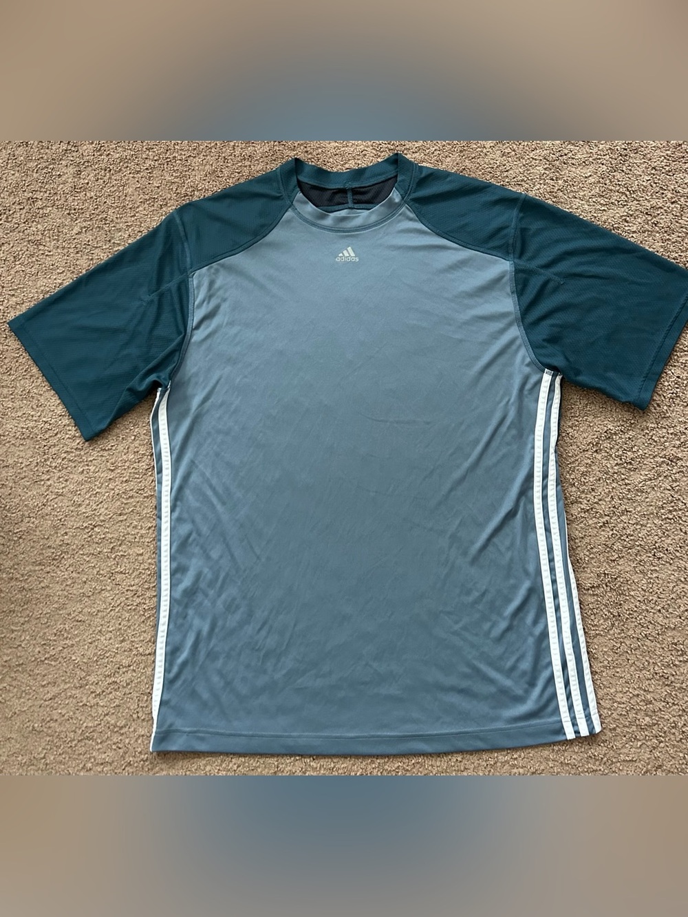 adidas Men’s Short-Sleeve Shirt Size XL